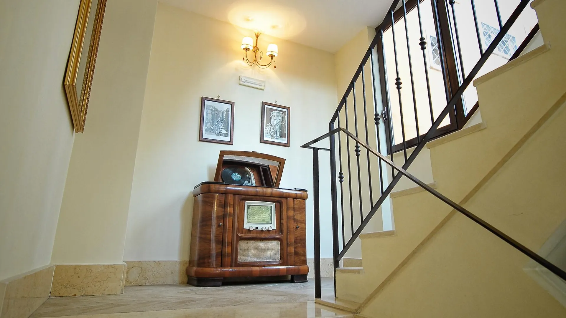 Hotel Barbato Napoli 4*,  Italia
